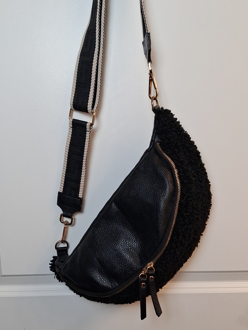Borse in Pella Made in Italy Genuine Leather Black Teddy/Shearling Fanny Pack